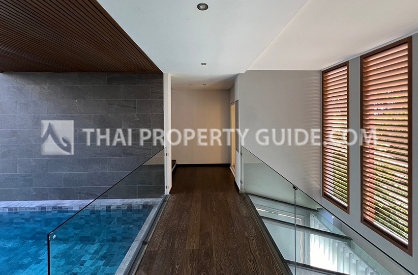 House with Private Pool in Srinakarin 
